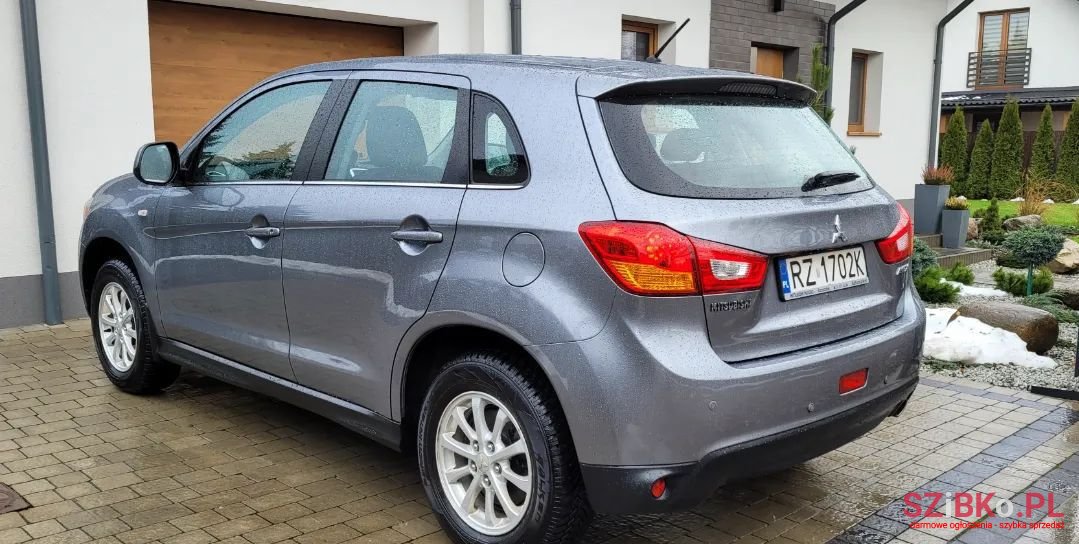 2013' Mitsubishi ASX photo #5