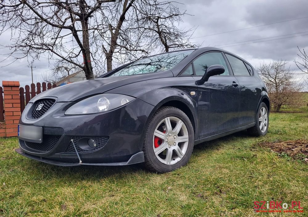 2007' SEAT Leon photo #1