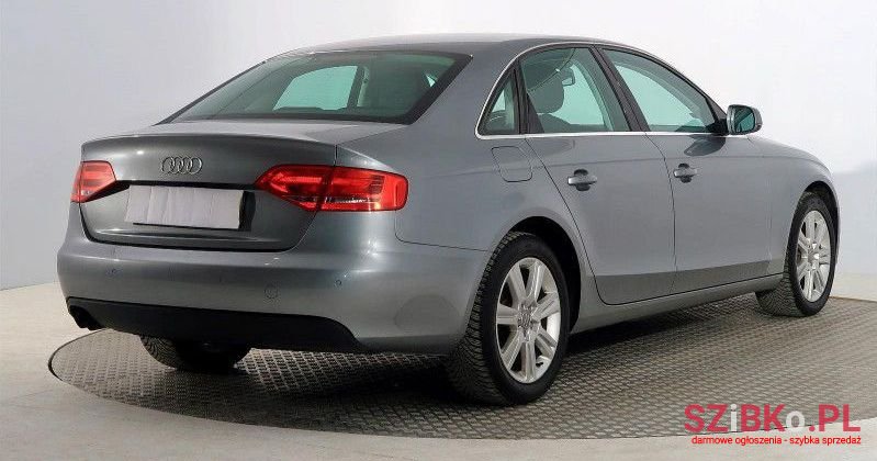 2011' Audi A4 photo #3