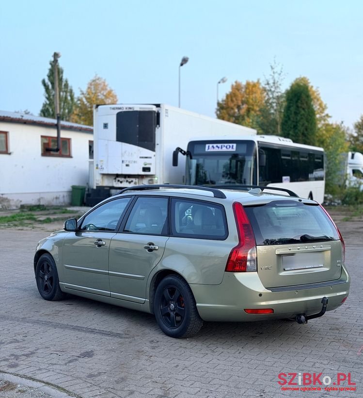 2010' Volvo V50 photo #4