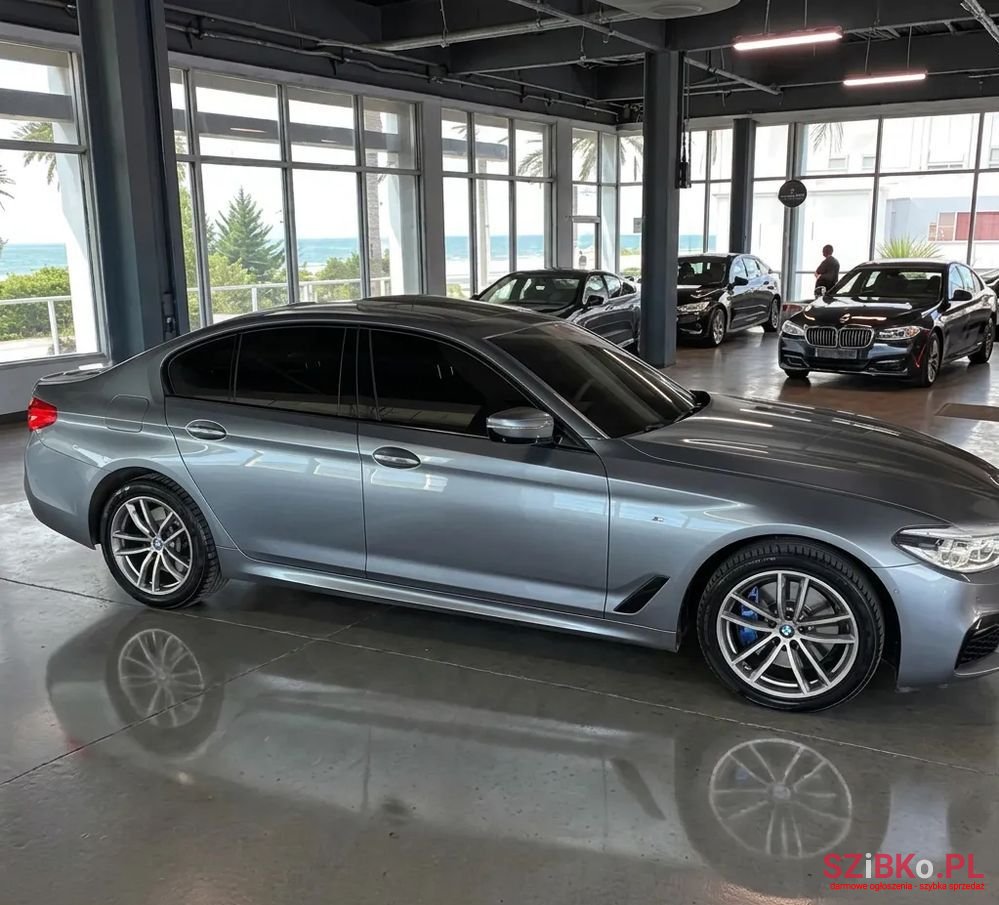 2017' BMW 5 Series 530I M Sport Sport photo #6