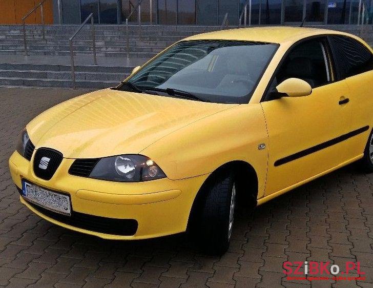 2002' SEAT Ibiza photo #1