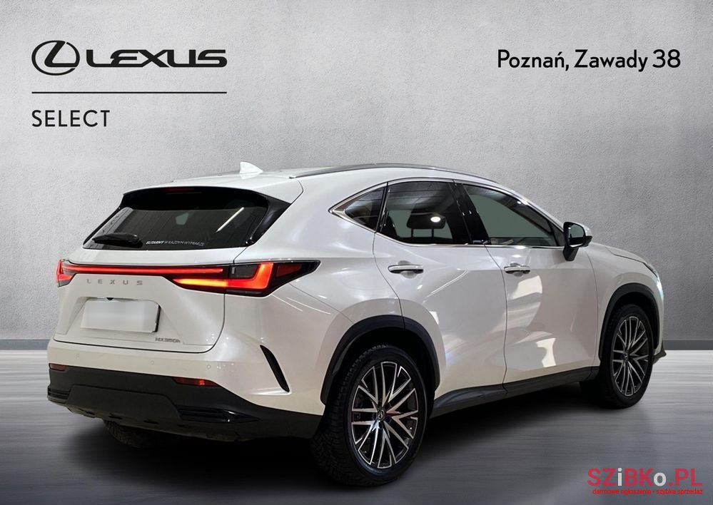 2023' Lexus NX photo #2