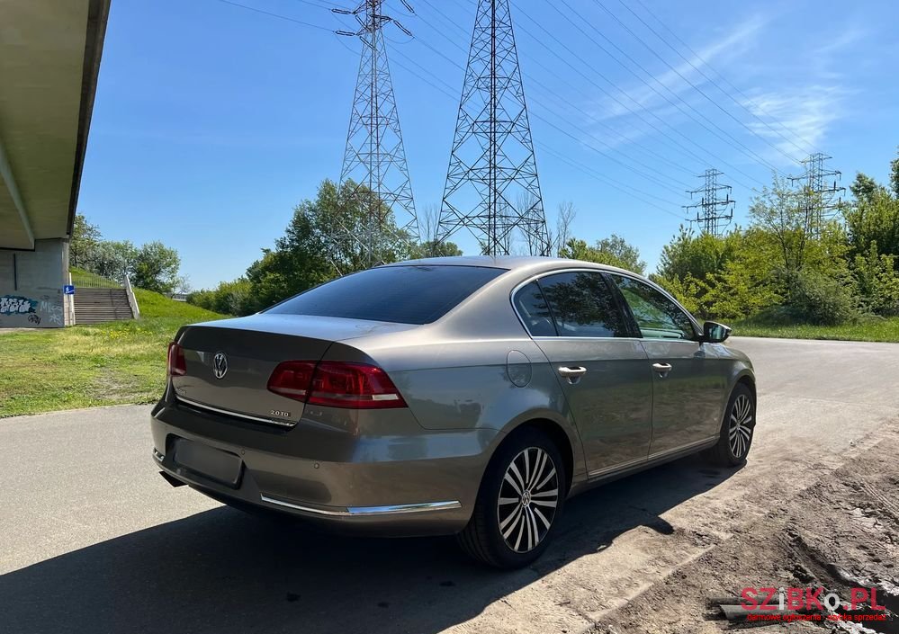 2012' Volkswagen Passat photo #4