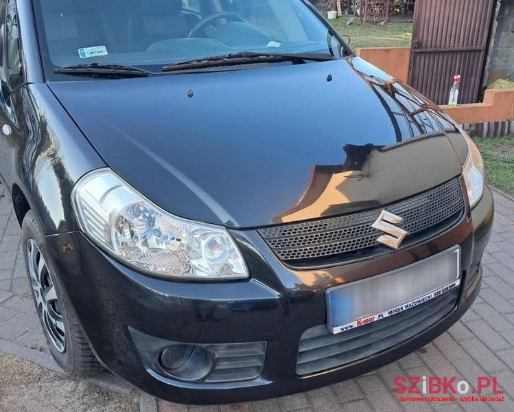 2010' Suzuki SX4 photo #4