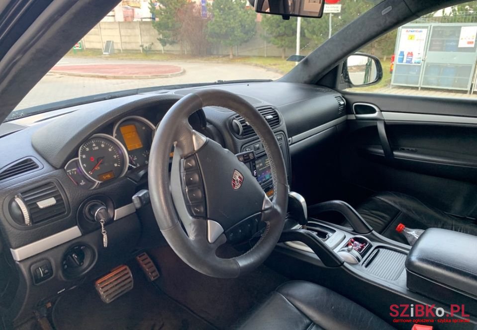 2003' Porsche Cayenne photo #4