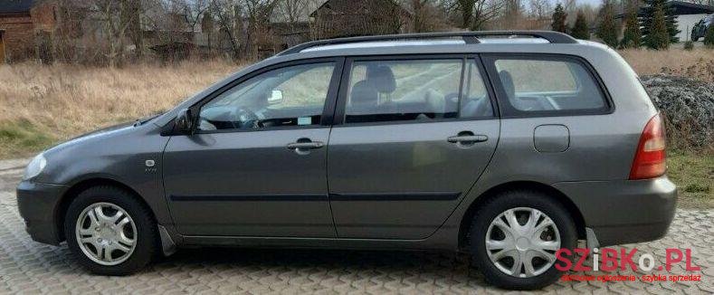 2004' Toyota Corolla photo #1