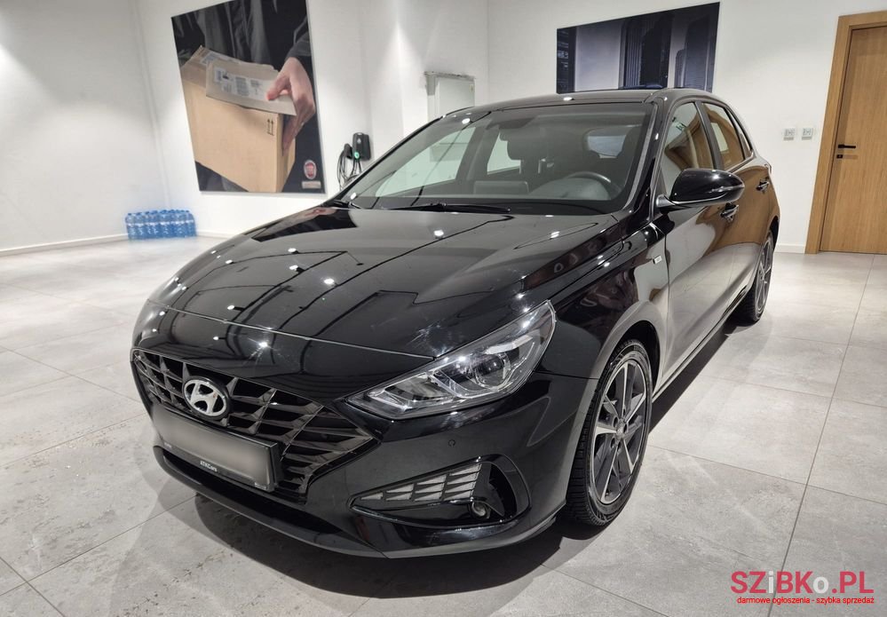 2022' Hyundai i30 1.0 T-Gdi Premium photo #1