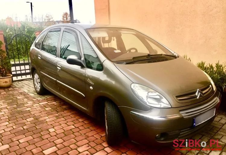 2008' Citroen Xsara Picasso photo #1