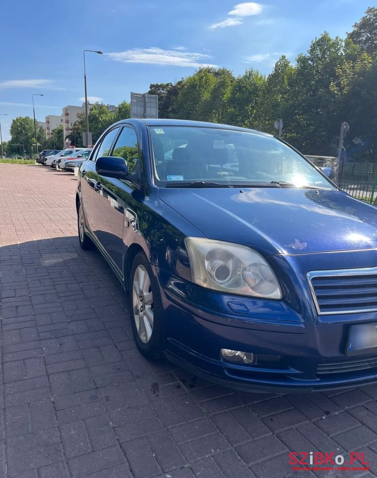 2010' Toyota Avensis photo #3