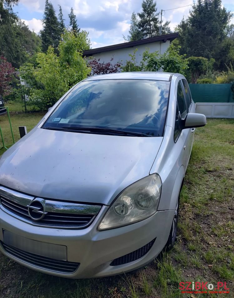 2010' Opel Zafira photo #4