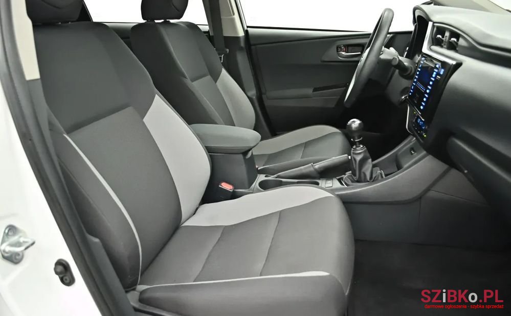 2016' Toyota Auris 1.33 Vvt-I Active photo #3