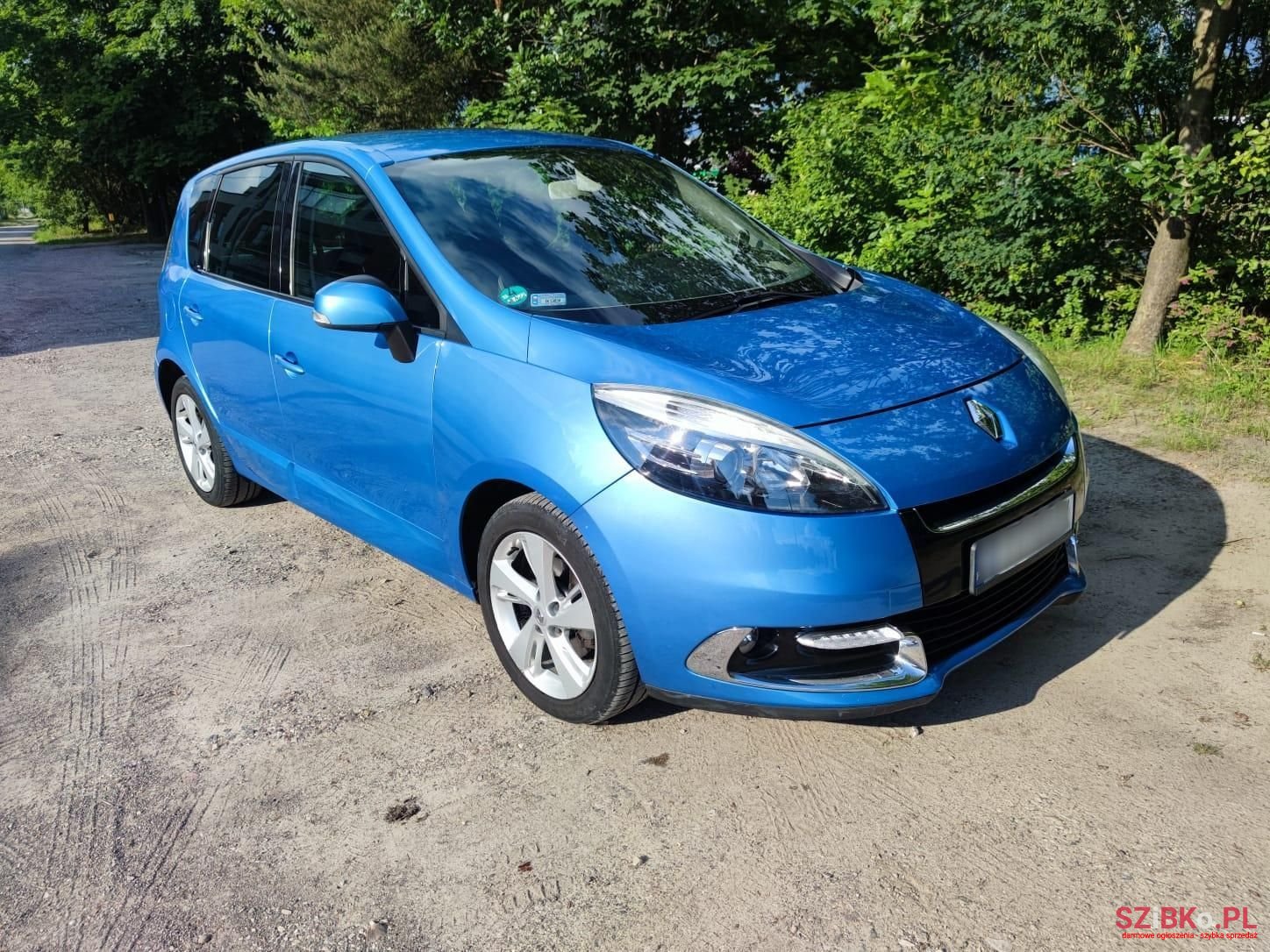 2012' Renault Scenic photo #6