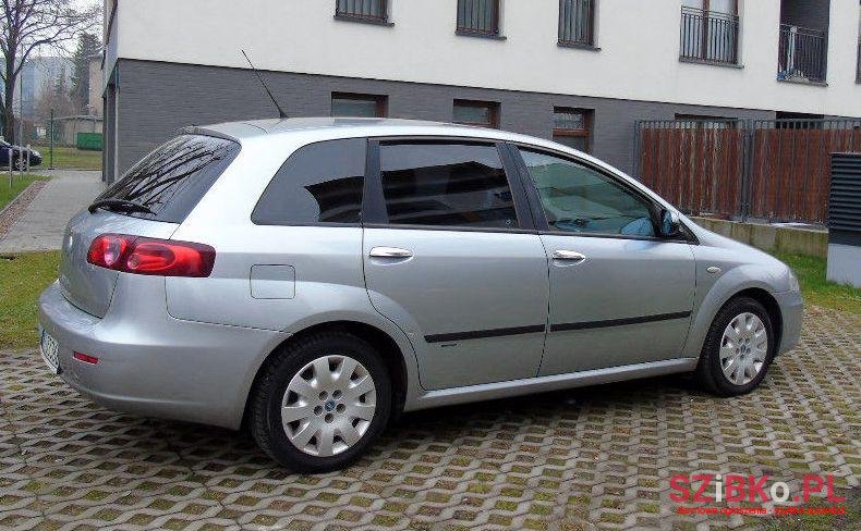 2005' Fiat Croma photo #1