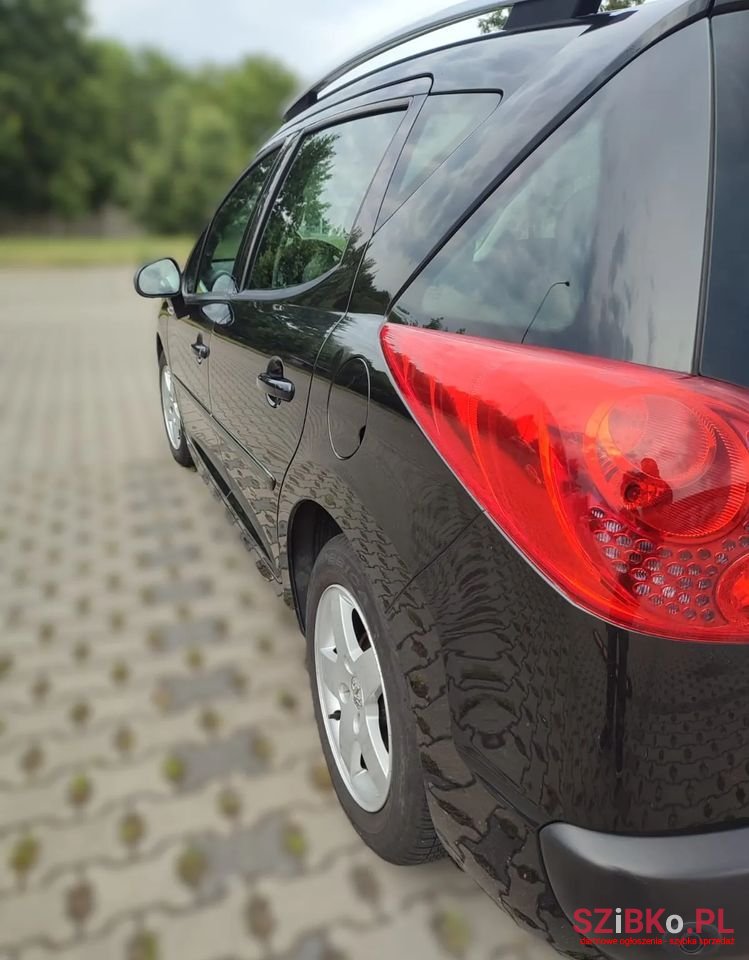 2011' Peugeot 207 95 Vti Filou photo #4