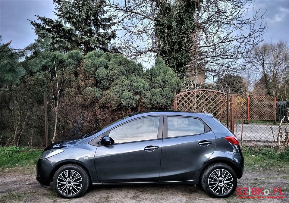 2008' Mazda 2 photo #5