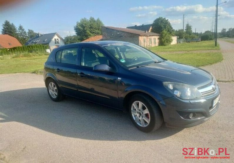 2008' Opel Astra photo #1