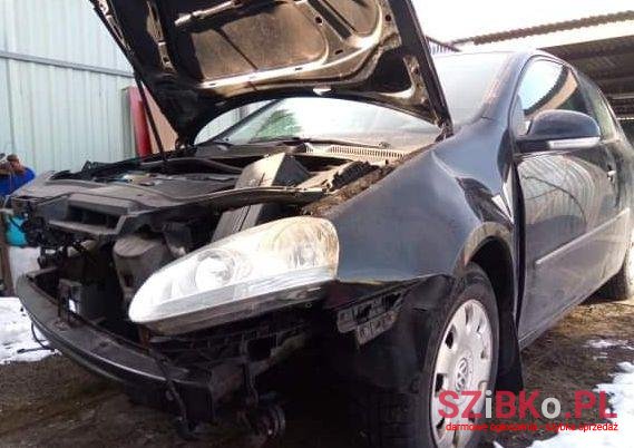 2006' Volkswagen Golf photo #1