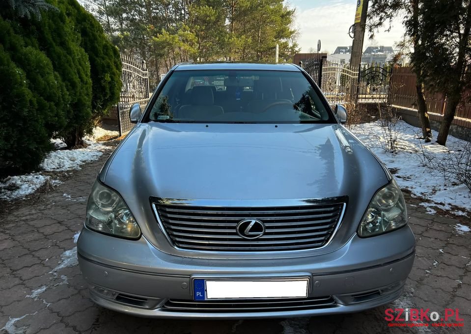 2005' Lexus LS photo #2