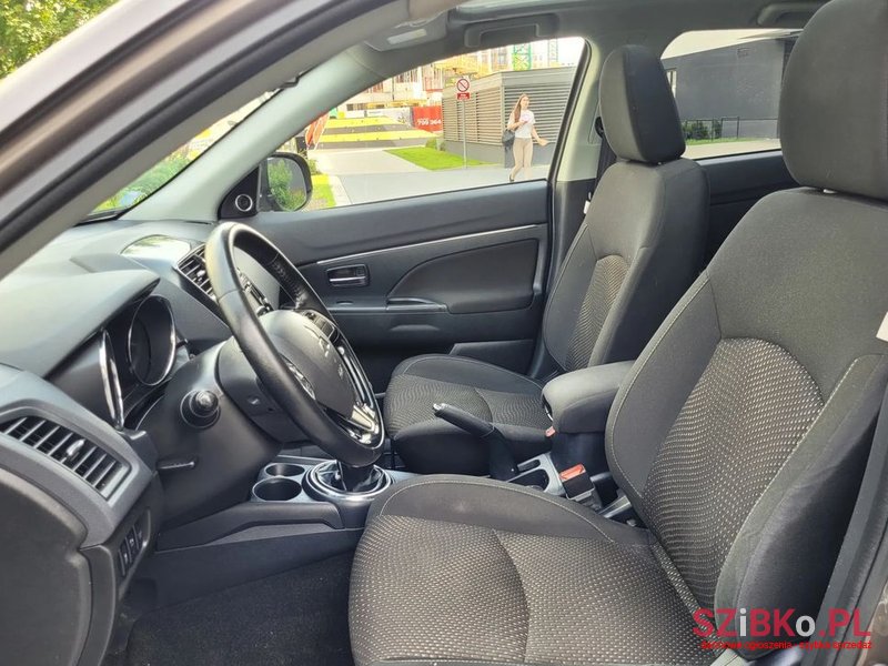 2016' Mitsubishi ASX photo #6