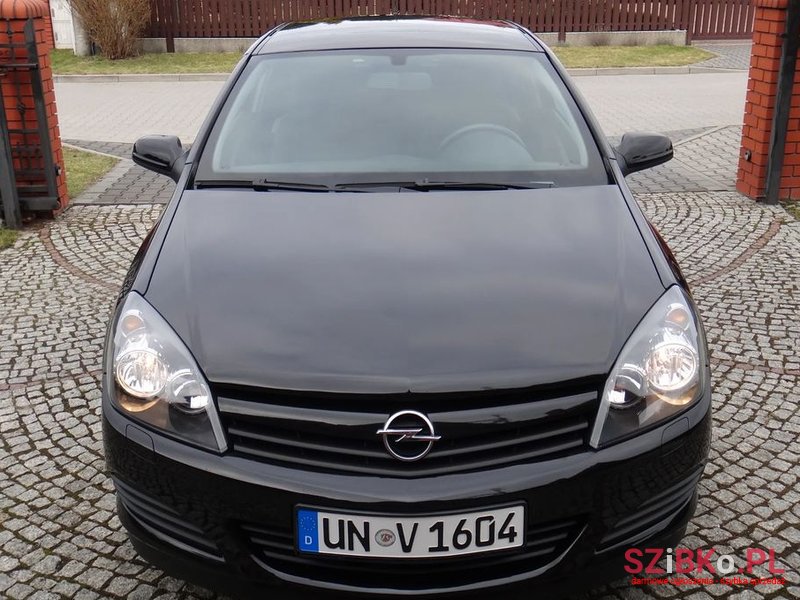 2005' Opel Astra photo #2