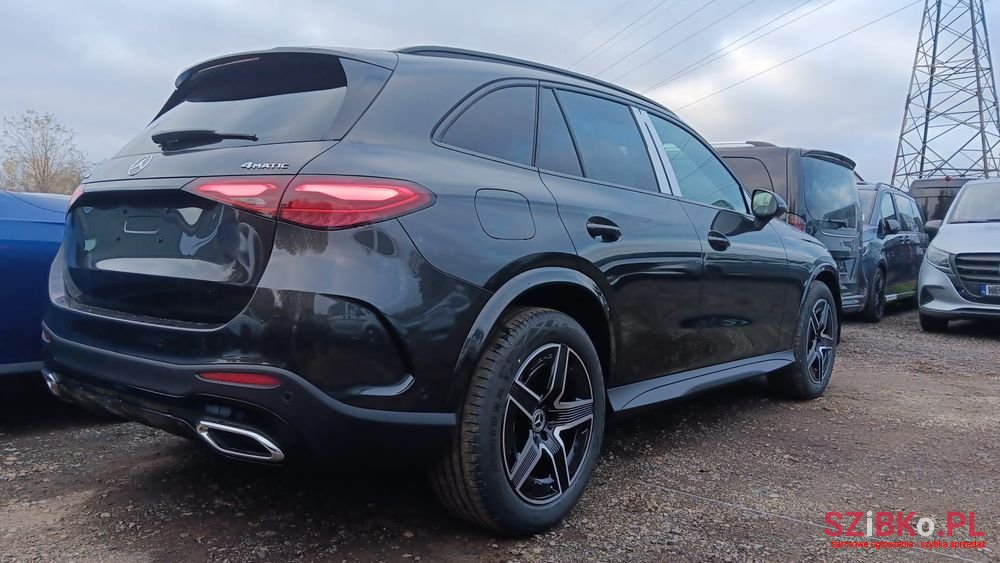 2024' Mercedes-Benz GLC photo #2