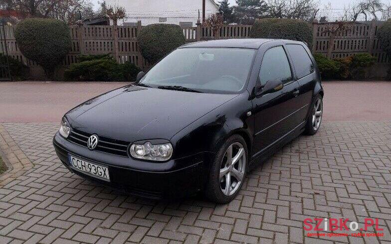 2001' Volkswagen Golf photo #1