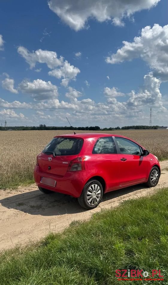 2007' Toyota Yaris 1.3 Luna photo #2