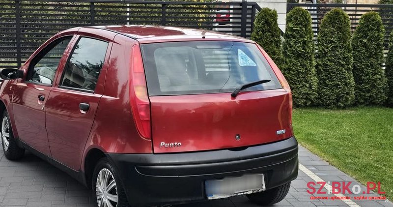 2002' Fiat Punto 1.2 8V photo #3