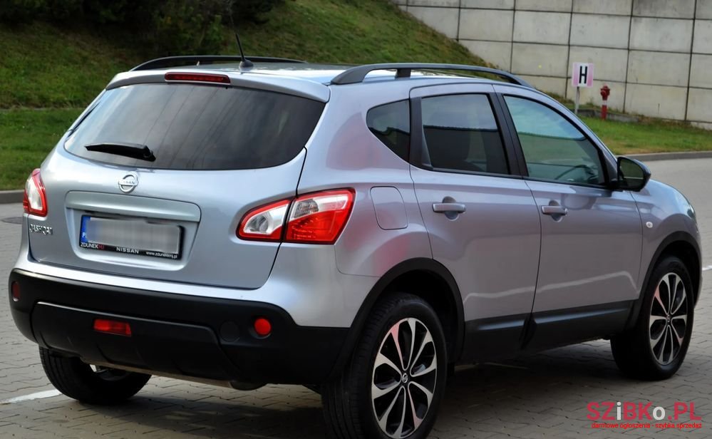 2013' Nissan Qashqai 1.6 360 Cvt photo #2