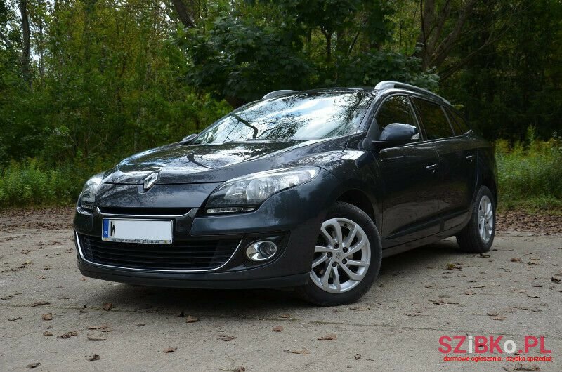 2012' Renault Megane photo #2