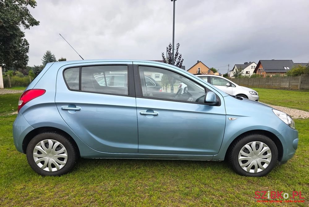 2009' Hyundai i20 1.2 Classic + photo #2