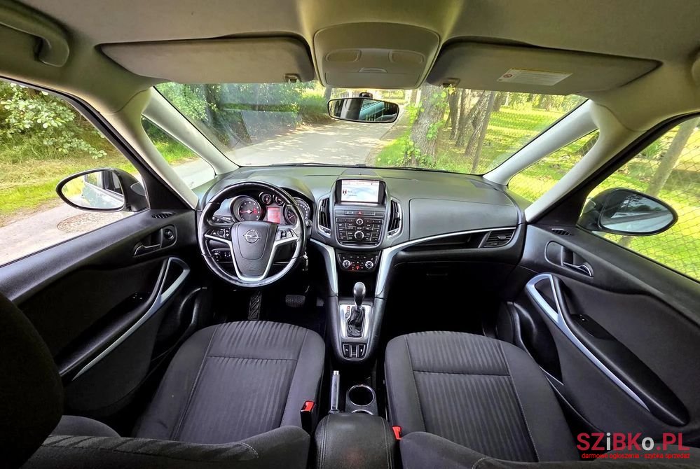 2012' Opel Zafira 1.4 T Cosmo photo #5