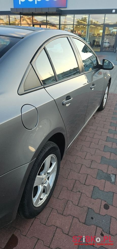 2011' Chevrolet Cruze photo #4