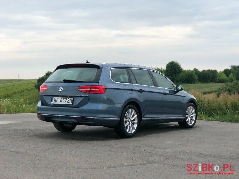 2017' Volkswagen Passat photo #2