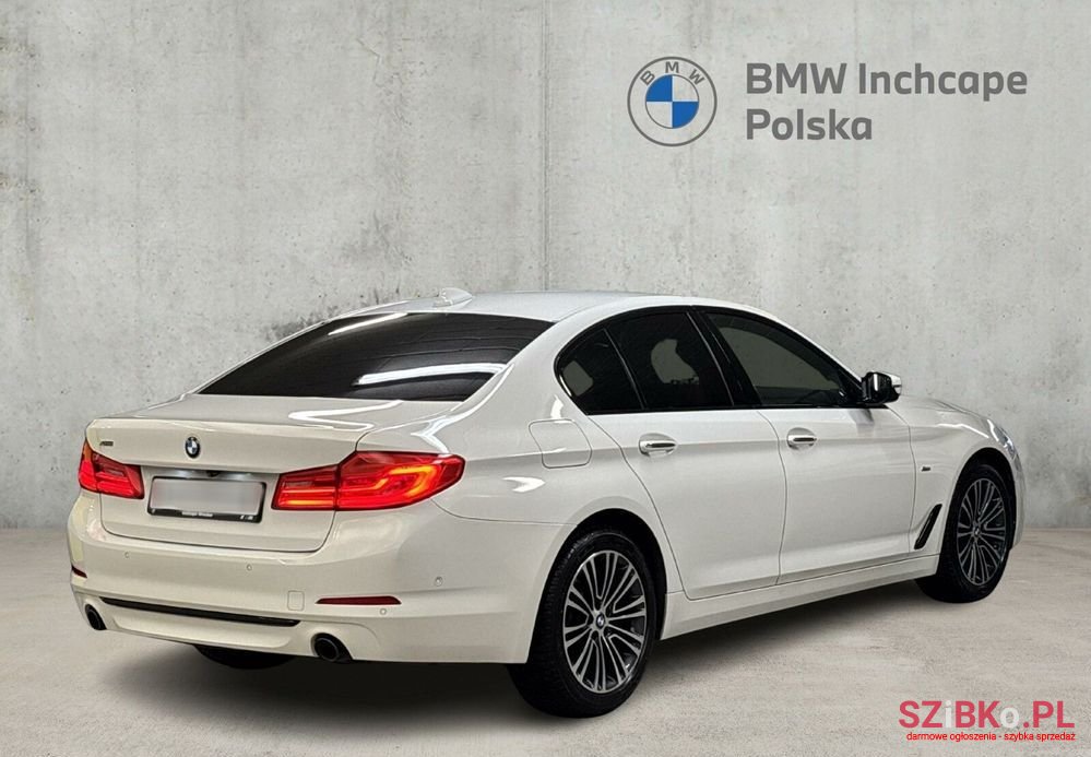 2017' BMW 5 Series photo #5