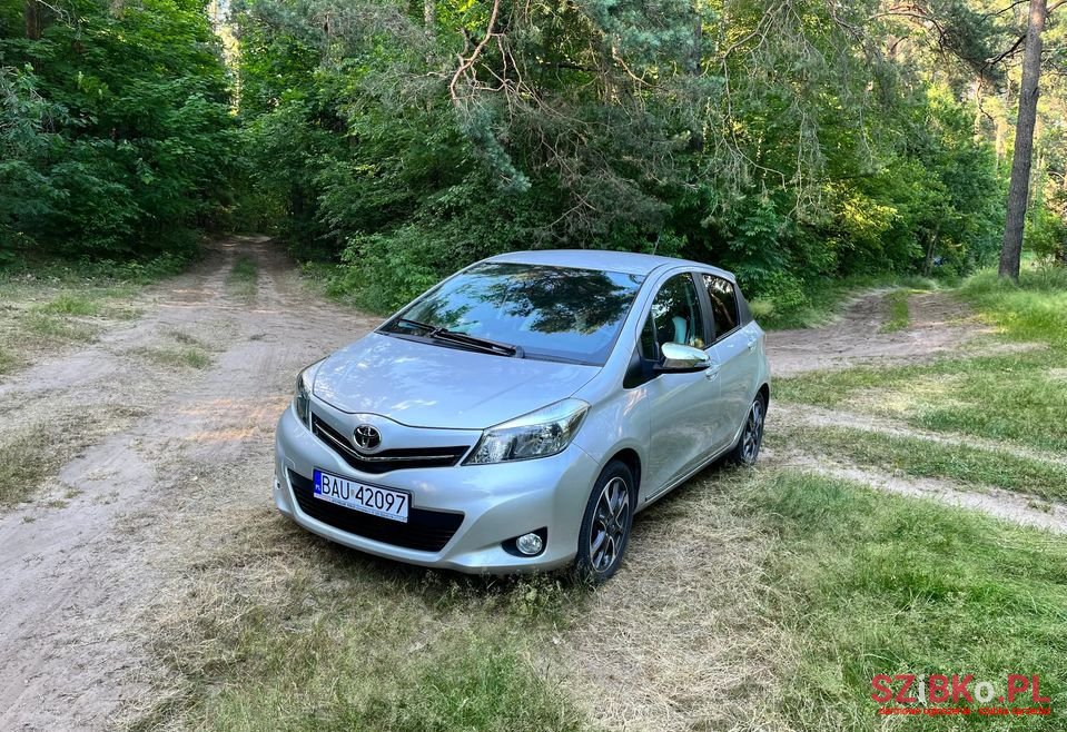 2014' Toyota Yaris photo #1