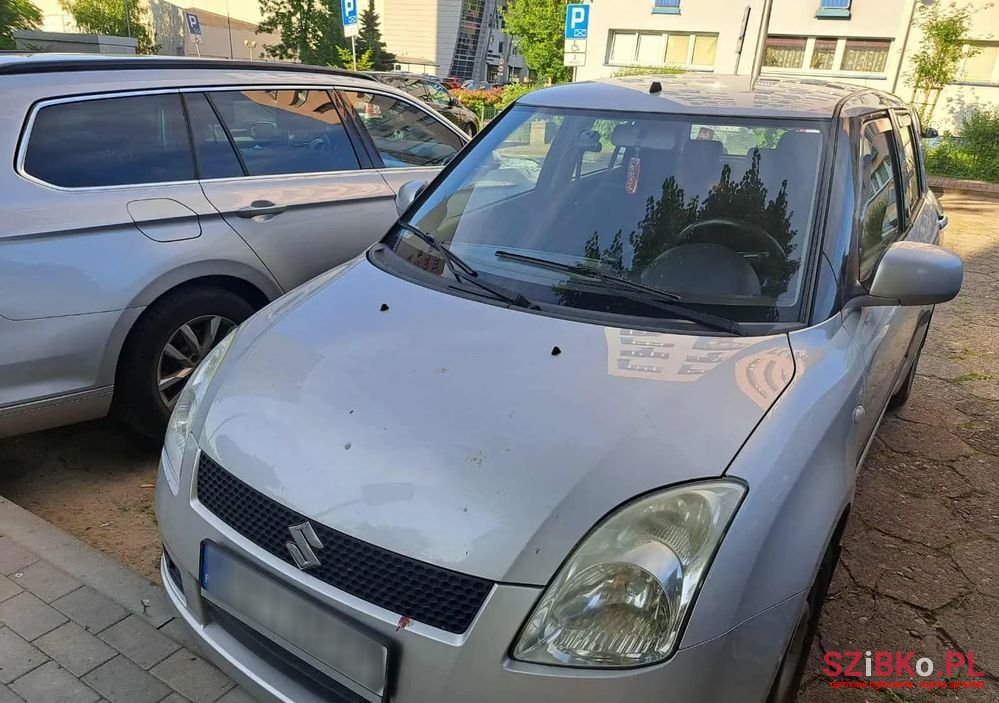 2007' Suzuki Swift photo #2