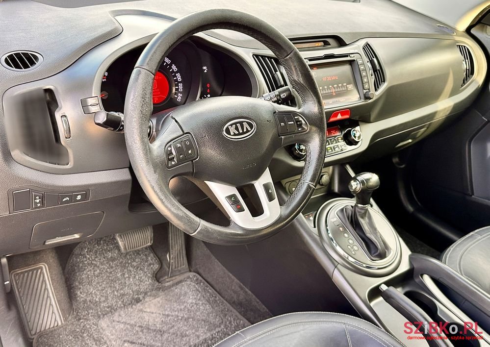 2010' Kia Sportage photo #3