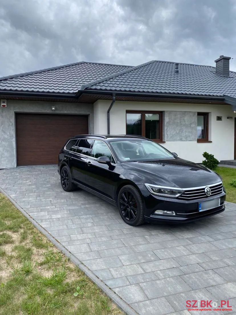 2016' Volkswagen Passat photo #1