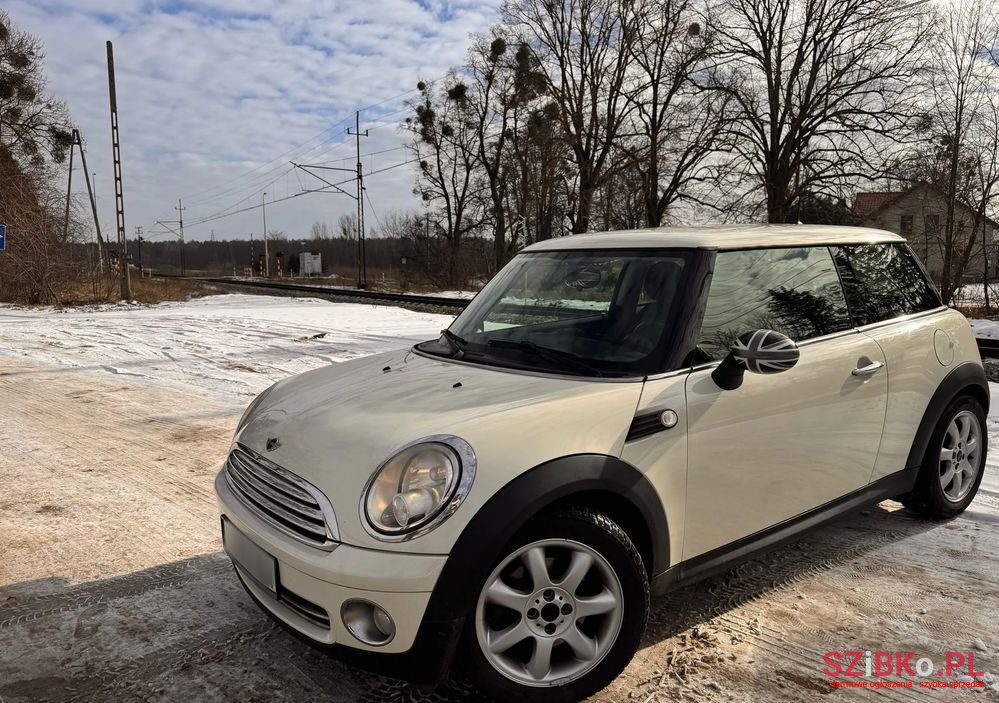 2009' MINI One Standard photo #6