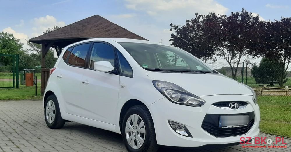 2015' Hyundai ix20 1.4 Premium photo #3