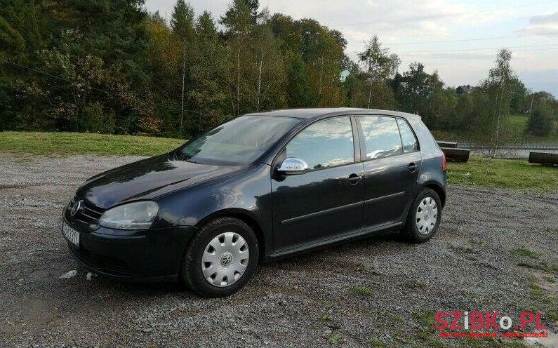 2004' Volkswagen Golf photo #1