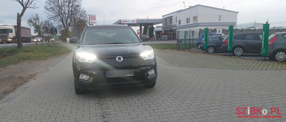 2015' SsangYong Tivoli photo #2