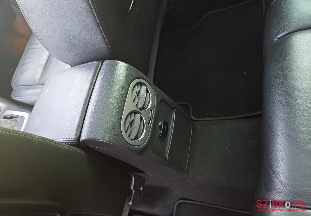 2008' Volkswagen Tiguan photo #3