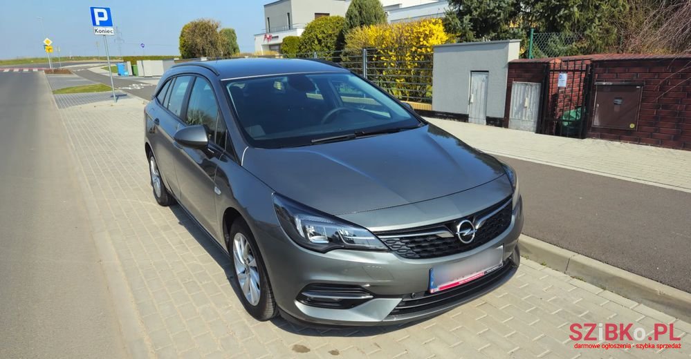 2019' Opel Astra photo #2