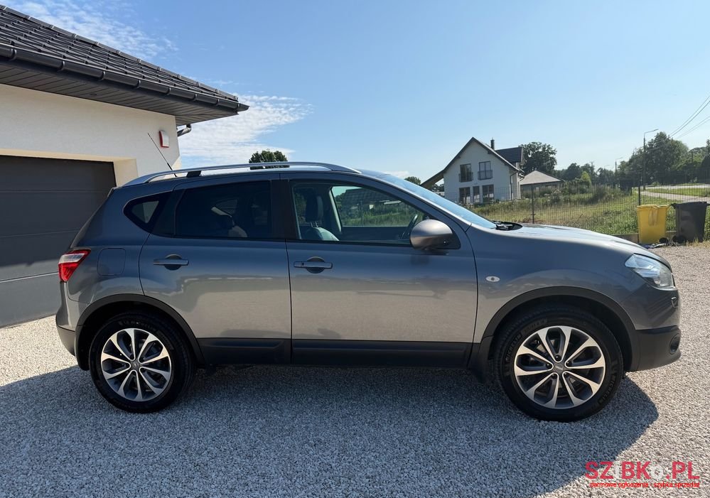 2013' Nissan Qashqai 2.0 Tekna Premium photo #6