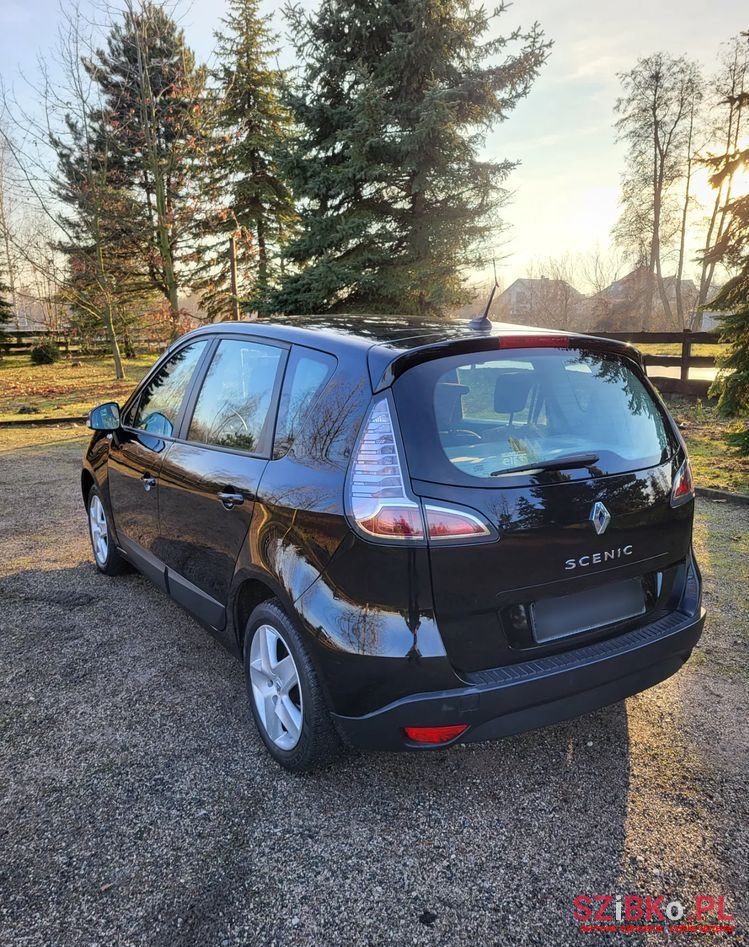2013' Renault Scenic photo #6