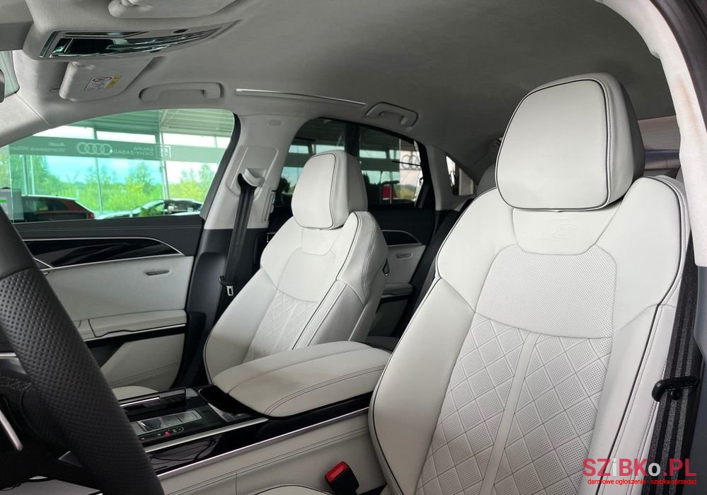 2024' Audi A8 photo #3