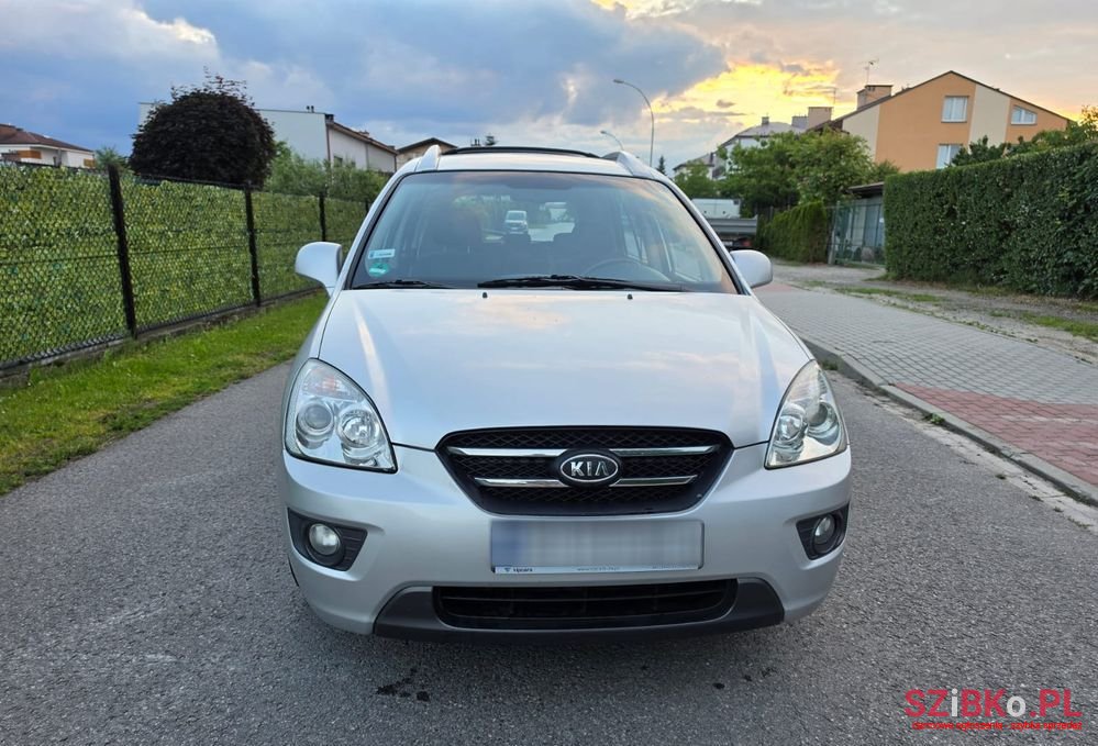 2008' Kia Carens photo #4